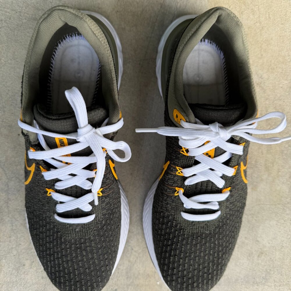 NIKE RUNNING SHOES - Picture 2 of 5